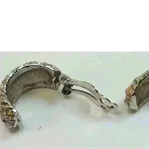 VINTAGE SPARKLING LES BERNARD SILVER TONE GLASS GEMS HALF HOOP CLIP ON EARRINGS - Picture 12 of 16